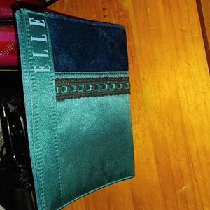 3/$12 2/$8 😁Elle snap makeup/ clutch bag